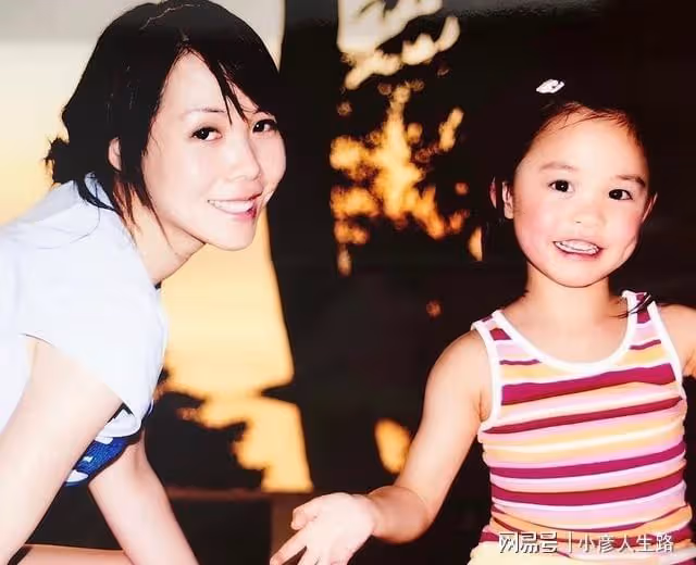 劉鑾雄19歲女兒秀舞技!穿芭蕾裙做高難度動作,顏值不輸媽媽