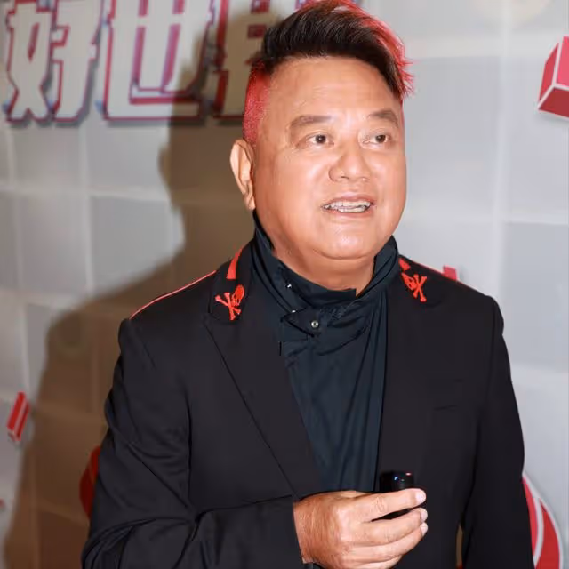72歲知名港星轉行!或將開養老院度日,結婚43年身家過億無人繼承