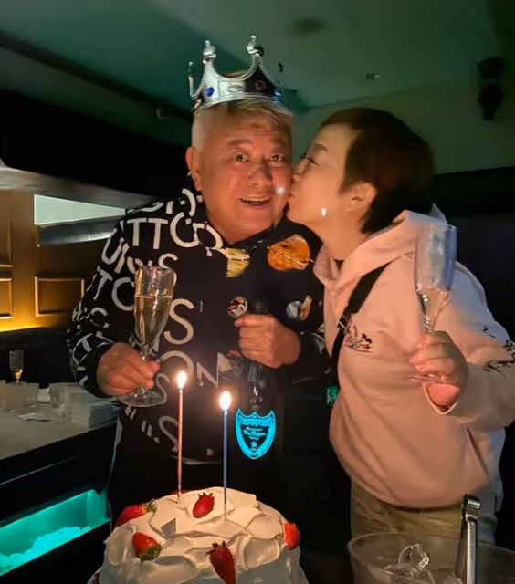 72歲知名港星轉行！或將開養老院度日，結婚43年身家過億無人繼承