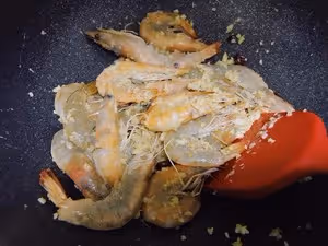 蒜蓉炒蝦