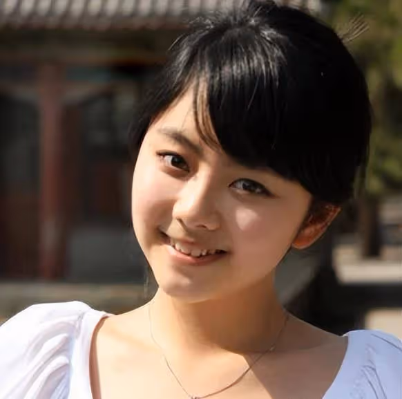 國民初戀譚松韻,出道15年無緋聞,卻在事業上升期突發變故