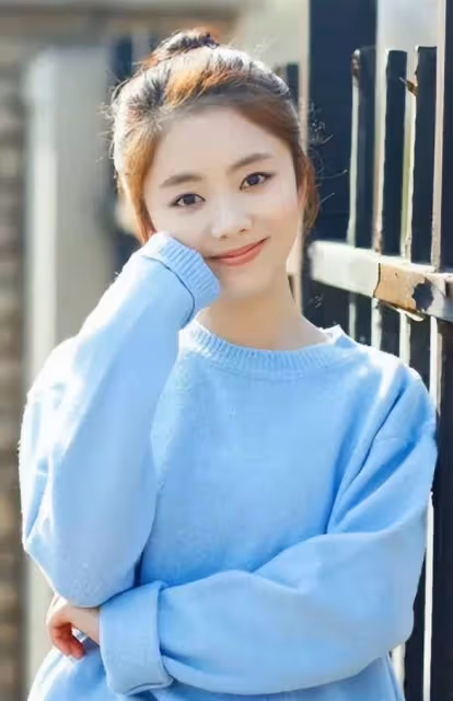 國民初戀譚松韻,出道15年無緋聞,卻在事業上升期突發變故