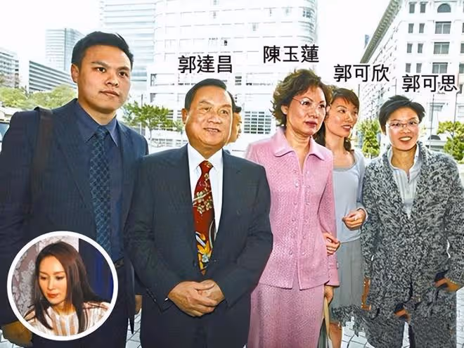 郭可盈家族聚會照曝光,12口人全是高顏值,熊黛林緊靠老公秀恩愛