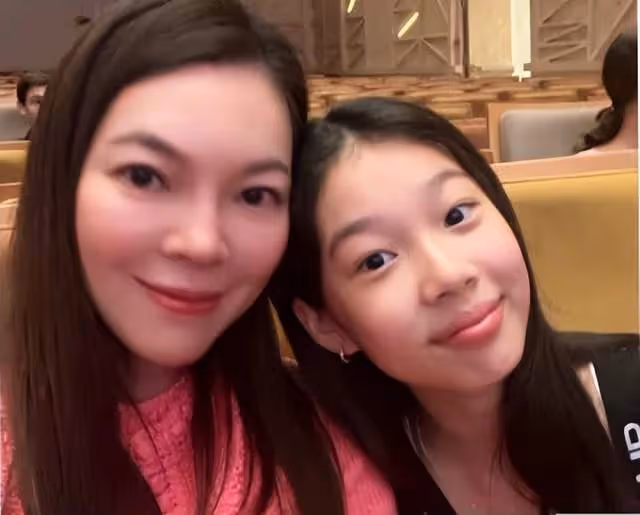 富士康老闆娘10億古堡度七夕,換5套衣服,8歲女兒大小姐范十足