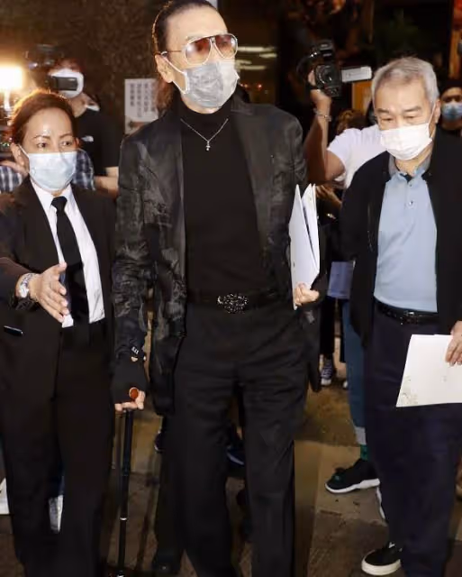 85歲謝賢罕曬近況!手拿拐杖行動不便,無兒女貼身照顧晚年生活孤單:看淡一切的生活太灑脫