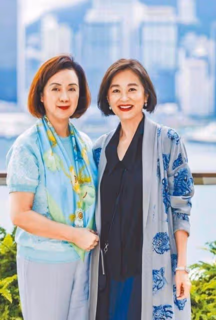 67歲林青霞從容老去:身材豐滿卻不油膩,穿搭不扮嫩更優雅高級,網友:老有所樂活的真實