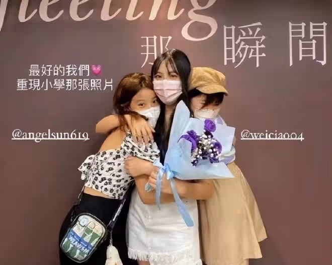 賈靜雯17歲大女兒顏值逆襲！穿弔帶裙小秀性感，化歐美妝凹凸有致