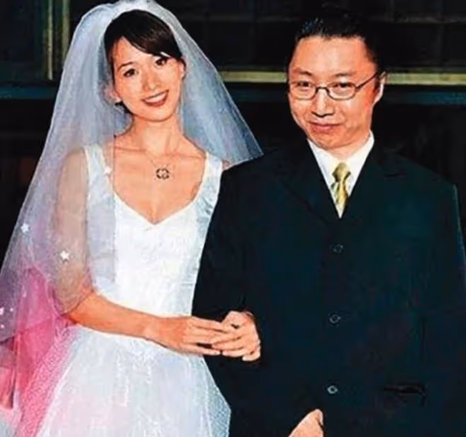 恭喜！林志玲前男友內地領證結婚，小17歲上海妻子顏值高家境富裕