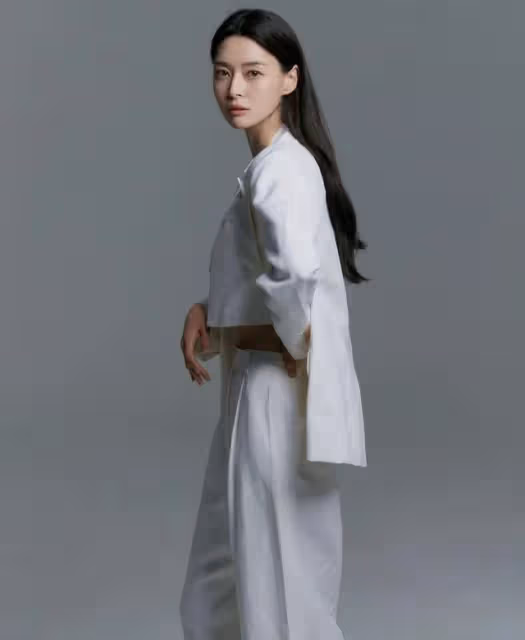 女團出身美貌演員新簡歷照公開,重新出發的她擁有無限可能