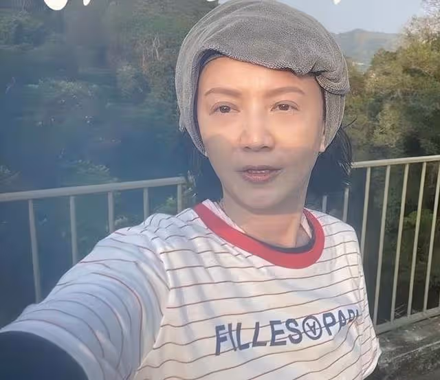 知名港星曬照磨皮嚴重!遇經濟困難主動求工作,自覺還有幾分姿色