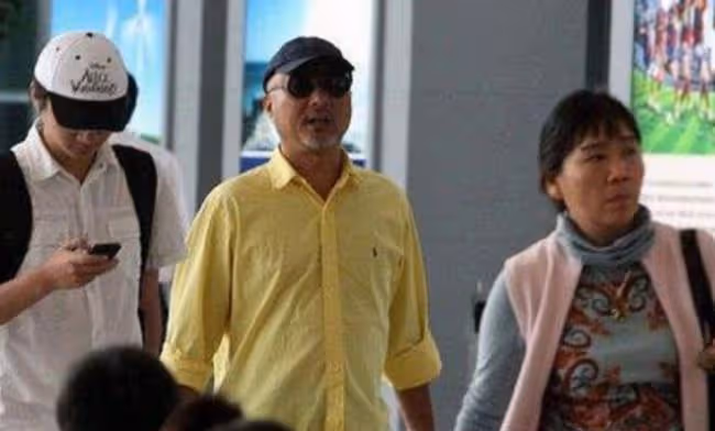 陳佩斯與老婆罕見同框 女方身形消瘦模樣幹練