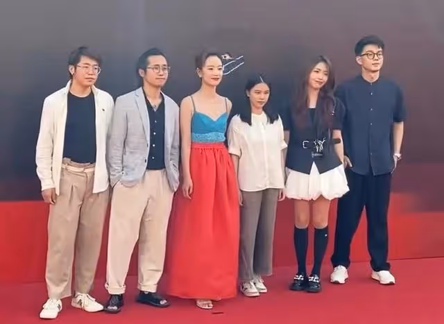 電影展紅毯爭艷:章子怡千萬鑽戒 馬麗顯老態