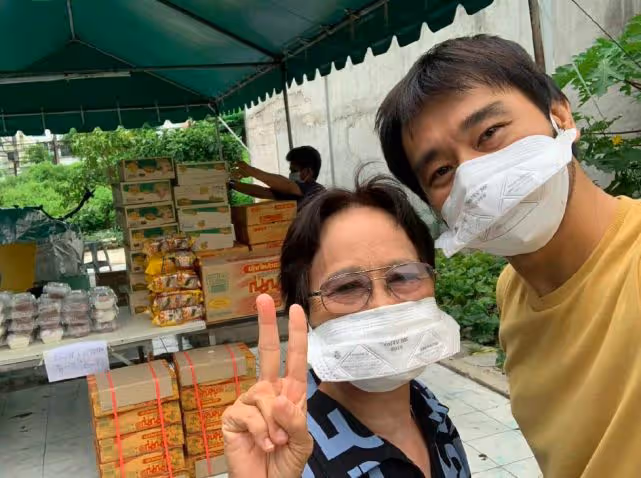 他火遍古裝圈，曾多次支持我國，做公益無數是泰國窮人心中的神！