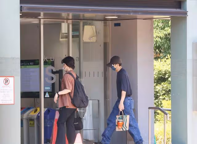 年齡差17歲!他們也因戲生情同居中
