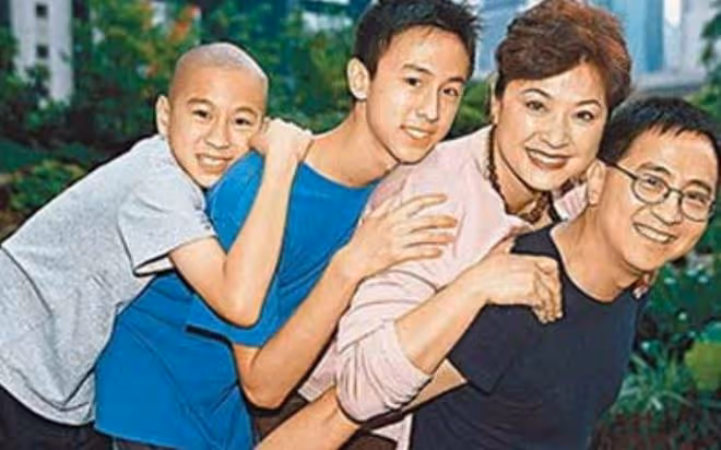 黃淑儀兒子近照,身材高大帥氣十足,定居國外缺席TVB新劇宣傳