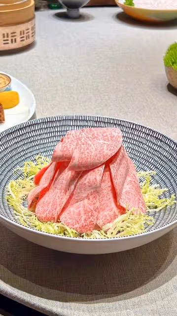 38歲張子萱被疑懷三胎!小腹突出與月嫂同框,陳赫曾被曝想生男孩
