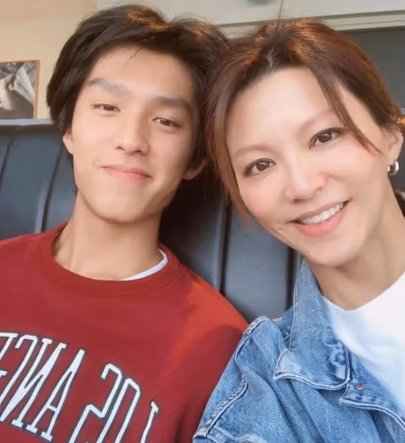 母兼父職壓力大!知名港星曝與兒子吵架到哭,前夫則內地發展爆紅