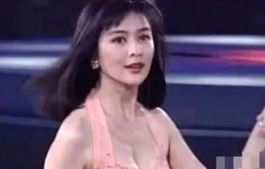 關之琳當年有多美?劉德華被迷住,張學友不敢與她對視 看到梁家輝:眼神出賣了自己