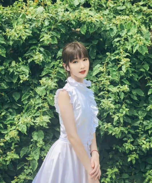 重男輕女!她1歲時被親父「丟垃圾桶」媽媽撿回辛苦養大 成名後親父「索要2.35億贍養費」