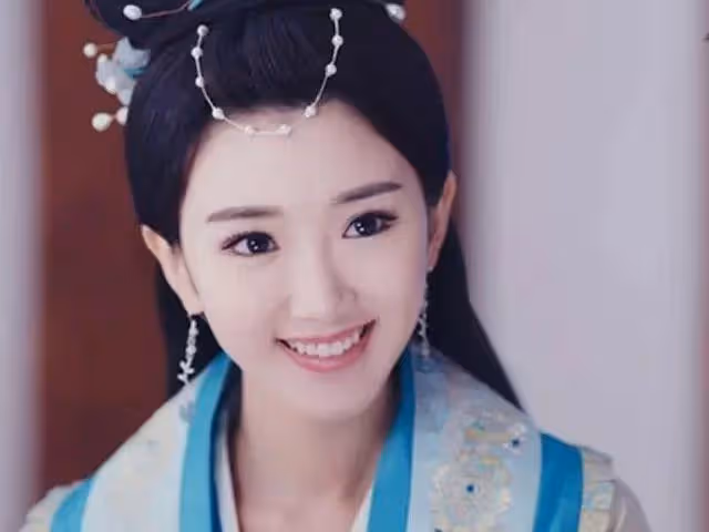 重男輕女!她1歲時被親父「丟垃圾桶」媽媽撿回辛苦養大 成名後親父「索要2.35億贍養費」