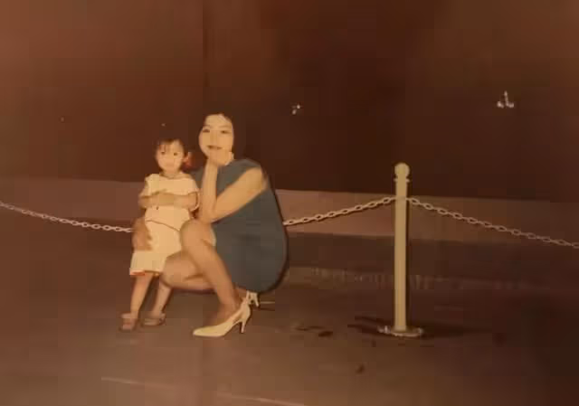 重男輕女!她1歲時被親父「丟垃圾桶」媽媽撿回辛苦養大 成名後親父「索要2.35億贍養費」