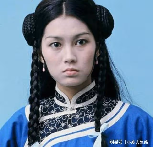 67歲知名花旦高妙思罕現身！身形纖瘦優雅十足，曾曝鄭少秋秘事