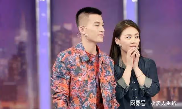 馬思純張哲軒回國！衣著清涼身材圓潤，疑似已經成功卸貨當媽