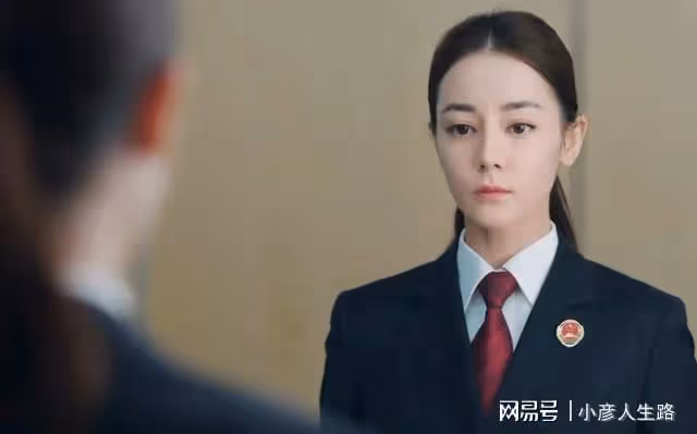 《玫瑰之戰》定檔,黃曉明搭檔袁泉,王志飛加盟,央視的招牌來了