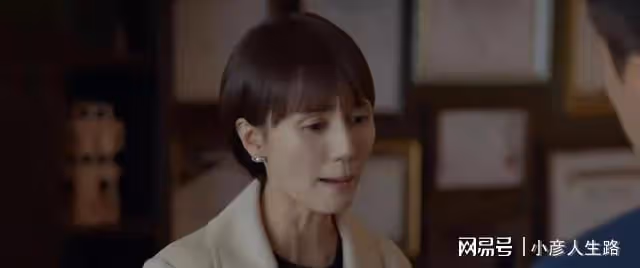 《玫瑰之戰》定檔,黃曉明搭檔袁泉,王志飛加盟,央視的招牌來了