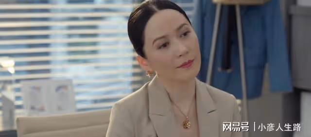《玫瑰之戰》定檔,黃曉明搭檔袁泉,王志飛加盟,央視的招牌來了