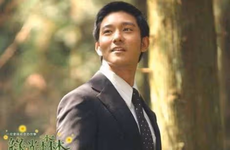 立威廉5國混血女兒長大了,精緻得像娃娃芭比!妻子像白雪公主,全家顏值爆表!
