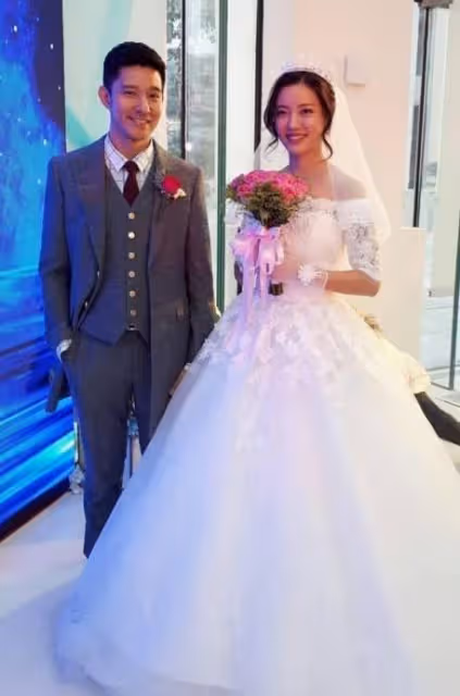 立威廉5國混血女兒長大了,精緻得像娃娃芭比!妻子像白雪公主,全家顏值爆表!