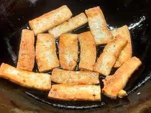 「蒜苗蔥燒豆腐」下飯到離譜！配菜都好吃的不得了！