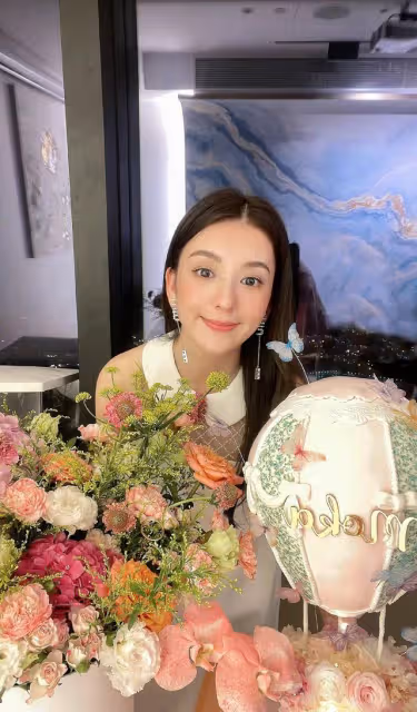 郭富城曬照為妻子慶生,戴情侶鑽石手鐲,盤子般大蛋糕被嘲太小氣