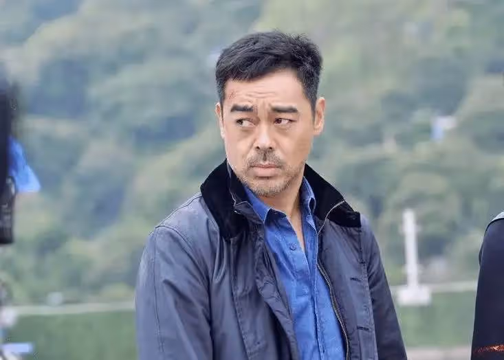 「黑面影帝」劉青云:拍了幾十部電影,沒人知道他跪著走的路多難