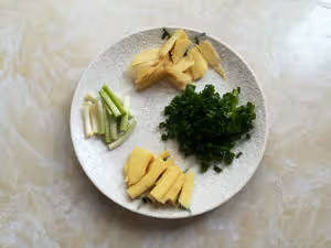 剁椒魚頭（魚頭不腥的處理方法）