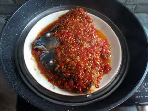 剁椒魚頭（魚頭不腥的處理方法）