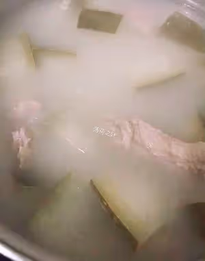 祛濕帶皮冬瓜排骨湯