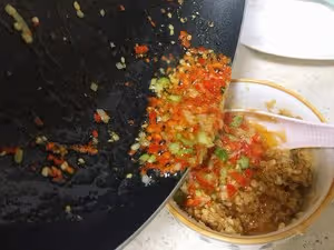 蒜蓉烤生蚝（萬能好吃的蒜蓉辣椒醬）