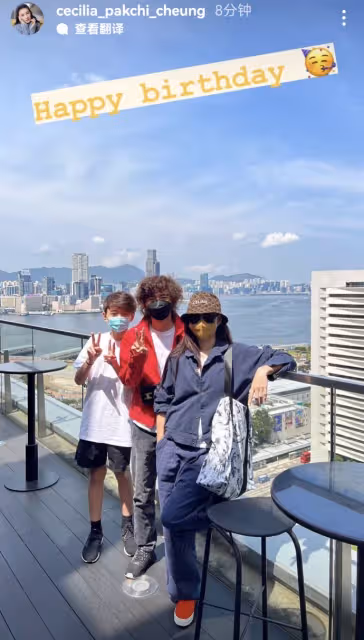 張柏芝帶長子逛街慶生,15歲Lucas卷髮似搖滾歌手,感謝媽媽禮物
