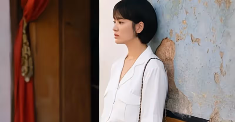 丈夫為給婆婆順氣當眾扇孕妻巴掌，一旁岳母鼓掌：打得好