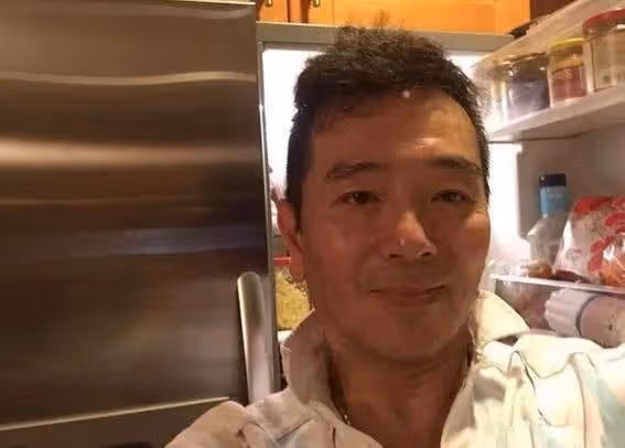 張晨光曬出自己的豪宅,全屋裝修造價過千萬,墻壁鑲「金邊」網友:不愧是高富帥