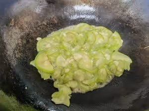 只放油鹽的清炒絲瓜