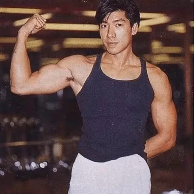 從「紅極一時」到「鋃鐺入獄」，「烏鴉」張耀揚經歷了什麼？
