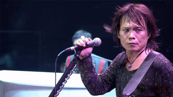 「長相拉胯,唱功卻吊打小鮮肉」的8位醜男歌手,個個才華橫溢