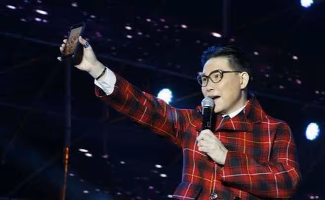 「長相拉胯,唱功卻吊打小鮮肉」的8位醜男歌手,個個才華橫溢