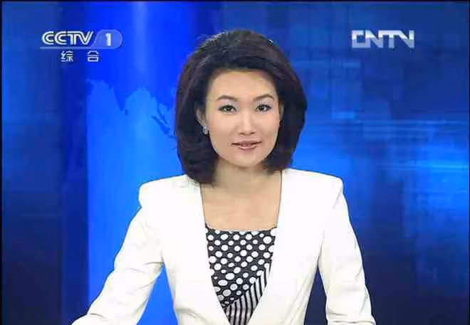 「央視主持人」李梓萌:曾躲在廁所錄音,45歲仍未婚,有何隱情?