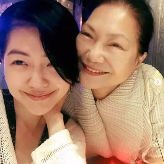 棄豪門獨自養大3女兒!S媽昔遭「公婆催生兒子、丈夫搞外遇」:感情歷練不輸大小S