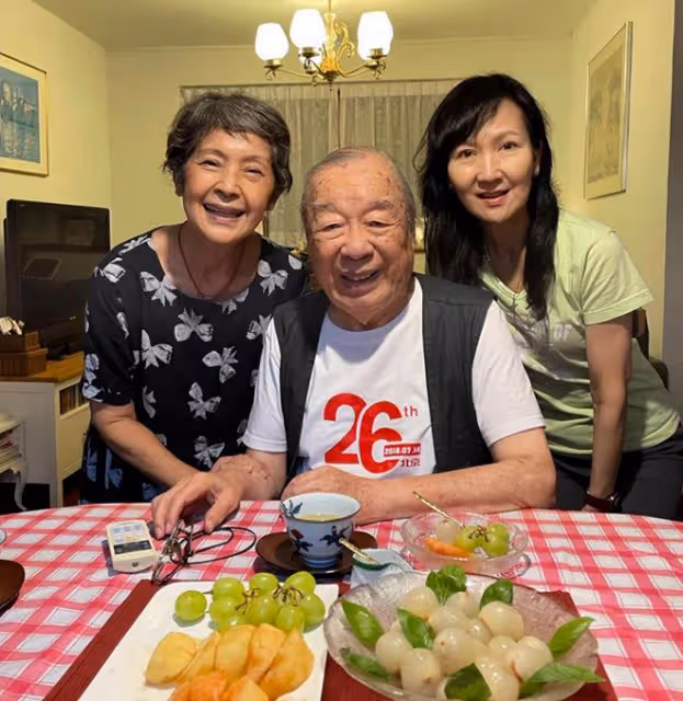 《新白娘子傳奇》播出30年,陳美琪探望88歲導演,63歲氣質仍出眾