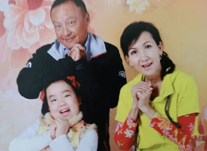 《新白娘子傳奇》播出30年,陳美琪探望88歲導演,63歲氣質仍出眾